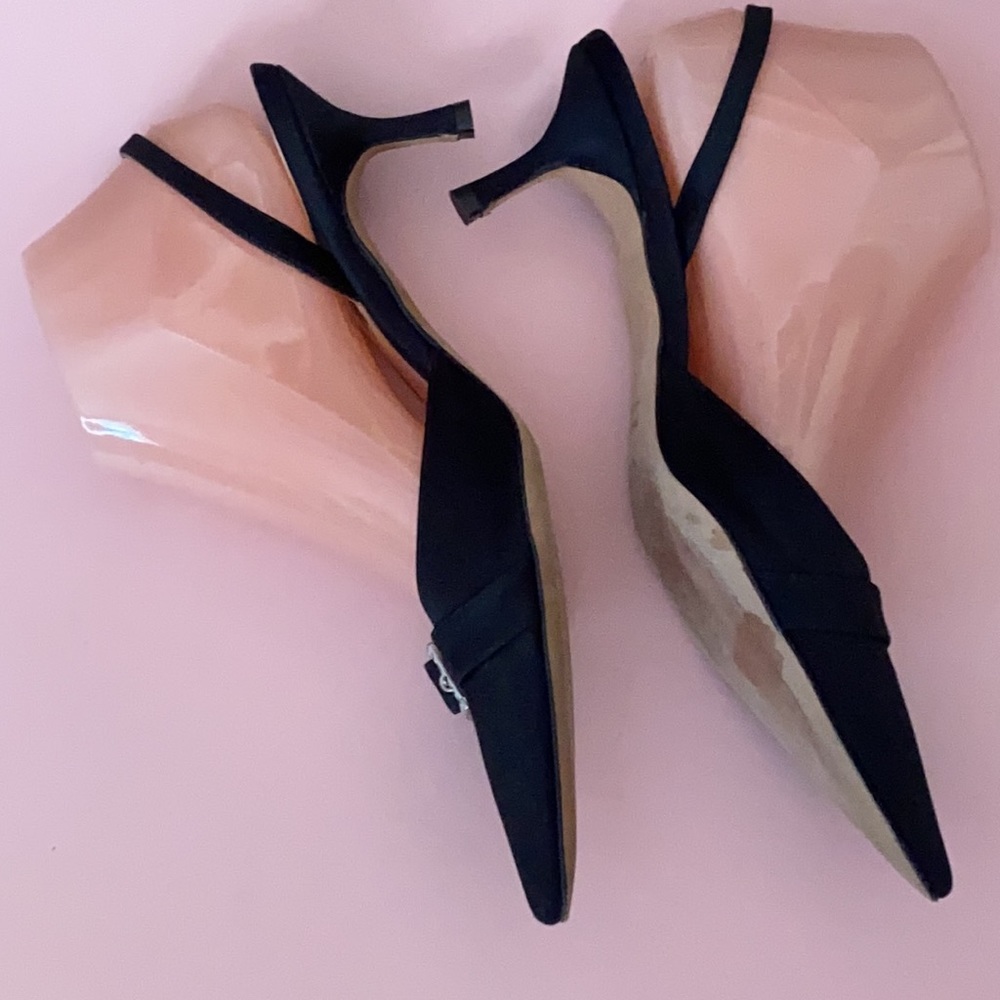 🎉🎉HP🎉🎉Vintage Anne Klein black sling back kitten heel pumps Size 8M - Picture 3 of 9